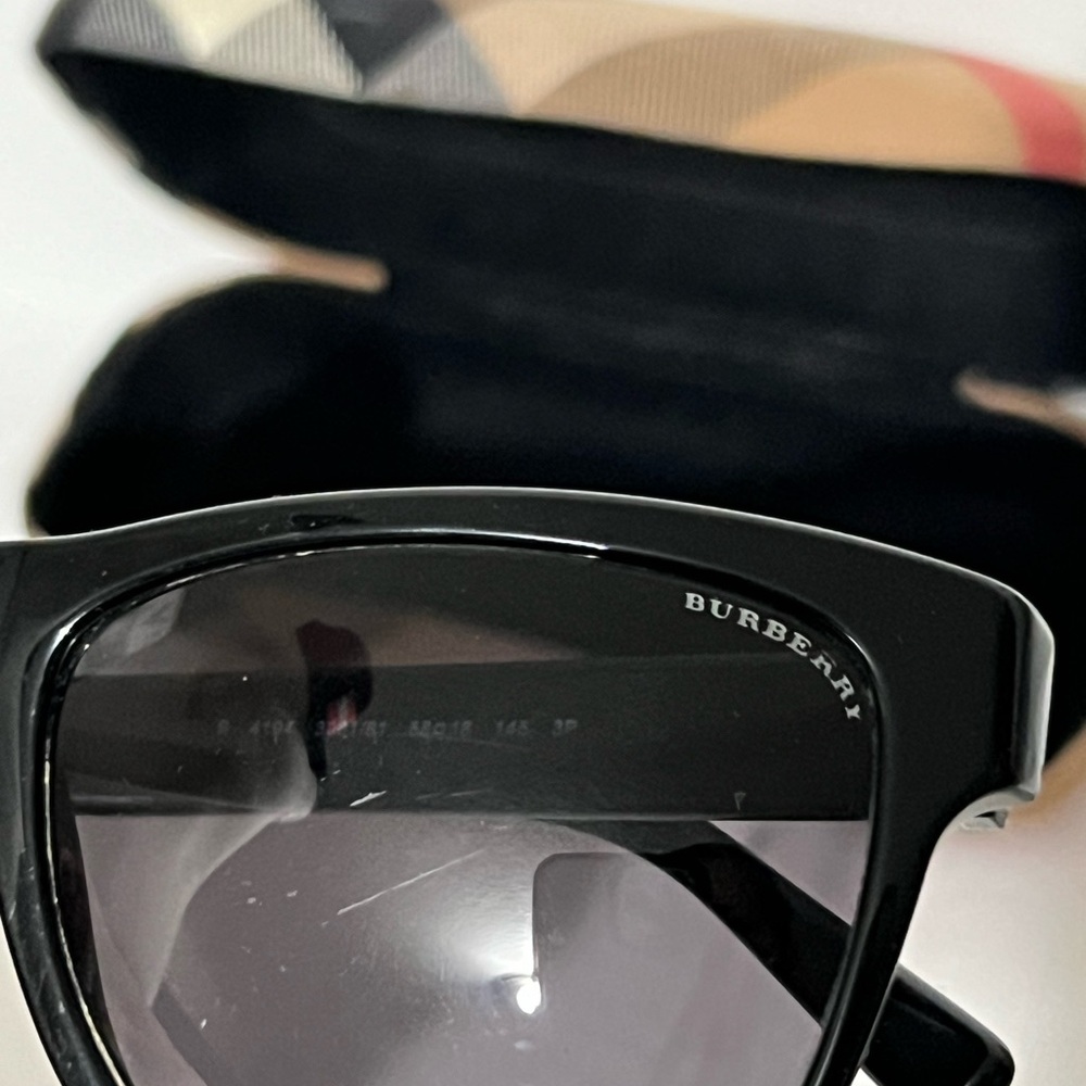 Burberry Black Sunglasses with Red Accent and Tortoiseshell Case Trim polarized - Picture 10 of 16